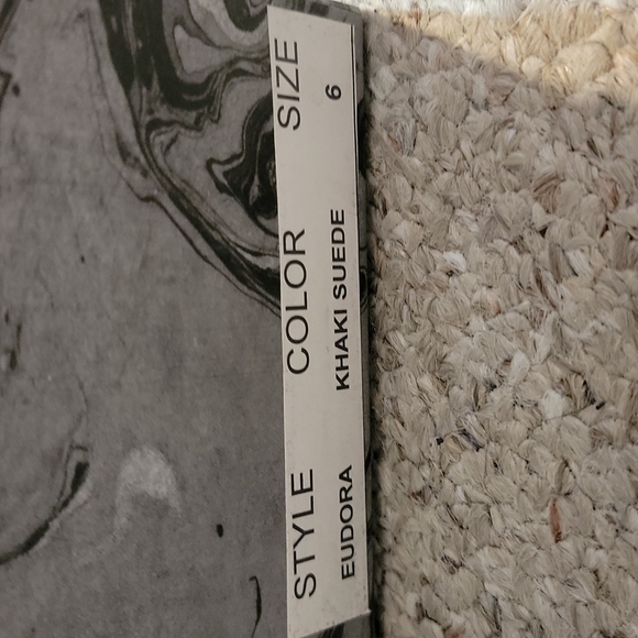 ‼️Blogger Favorite‼️ Suede Khaki Chunky Sandals - Picture 8 of 9